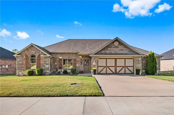 593 Parkside Cove, Springdale, AR 72764
