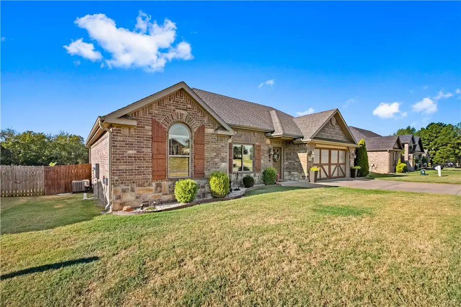 593 Parkside Cove, Springdale, AR 72764 - #2