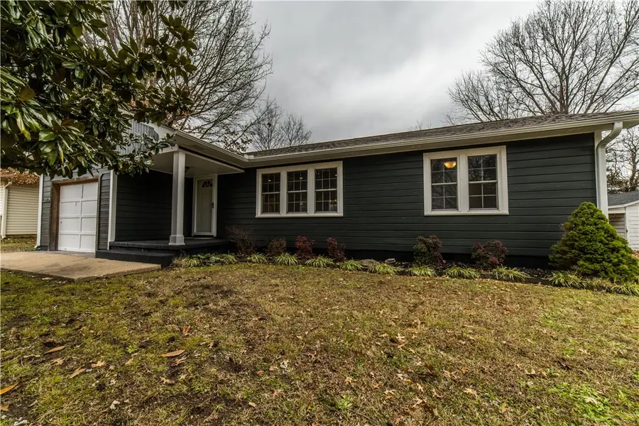 315 S Seward, Siloam Springs, AR 72761 - #2