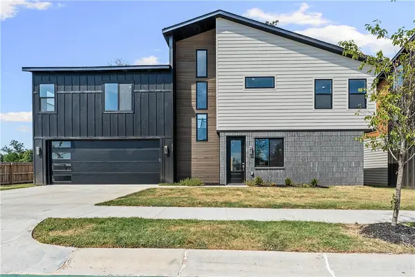 2701 W Bonnie Lane, Rogers, AR 72758