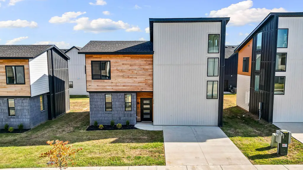2604 W Bonnie Lane, Rogers, AR 72758 - #1