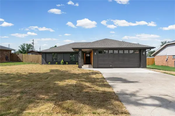 2211 W Olrich Street, Rogers, AR 72758