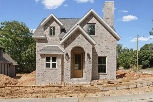 240 E 4th Street, Fayetteville, AR 72701