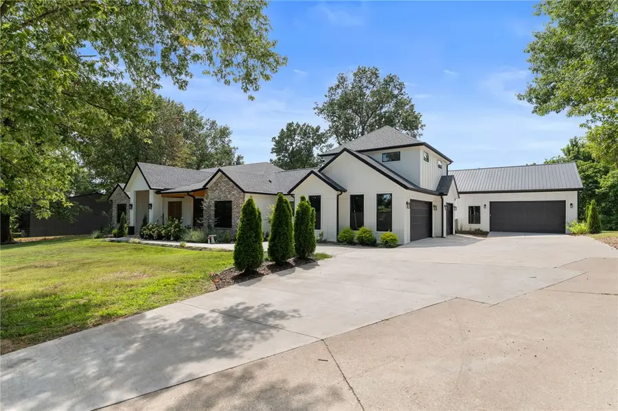 3335 Barrington Road, Tontitown, AR 72704 - #2