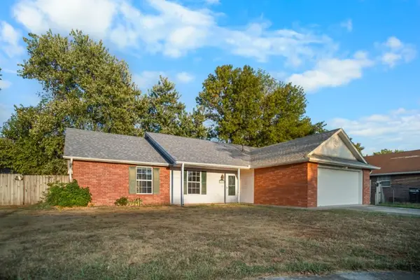 1015 N 26th Street, Rogers, AR 72756