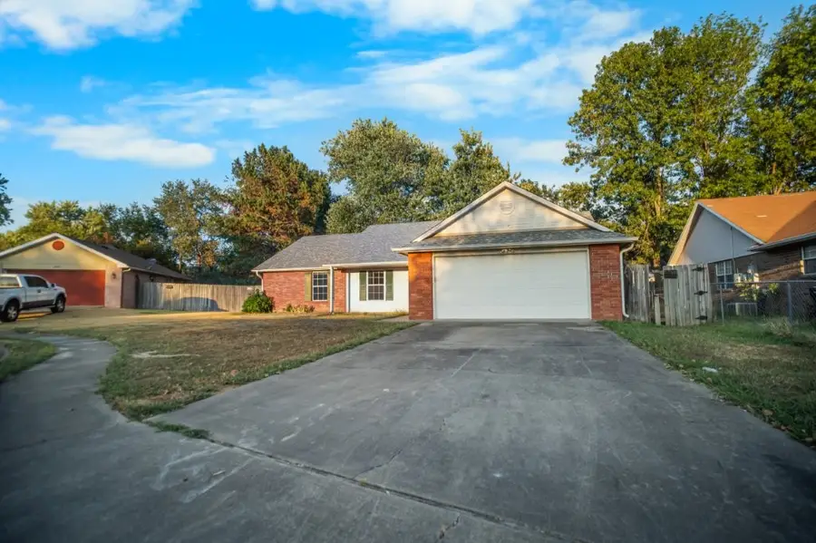 1015 N 26th Street, Rogers, AR 72756 - #2