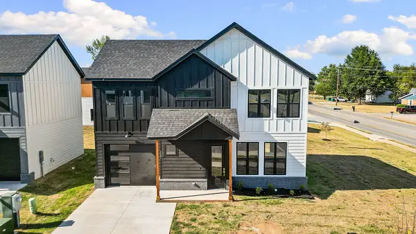 2601 W Berkeley Avenue, Rogers, AR 72758
