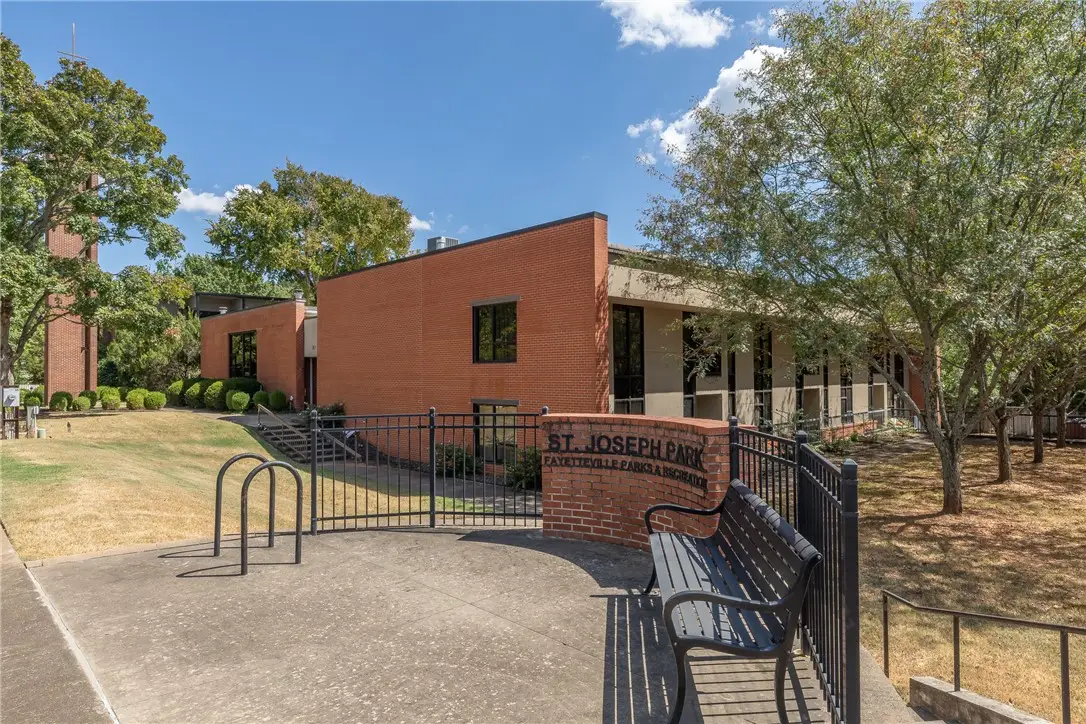 313 E Lafayette Street #303, Fayetteville, AR 72701 - #1