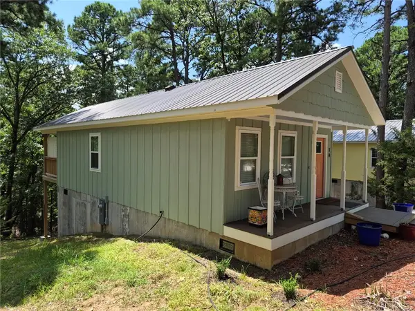 1 A Cross Street, Eureka Springs, AR 72632