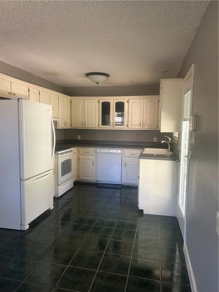 2808 N Greenwich Avenue, Russellville, AR 72802 - #2