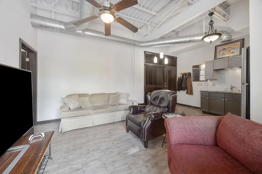 313 E Lafayette Street #304, Fayetteville, AR 72701 - #3