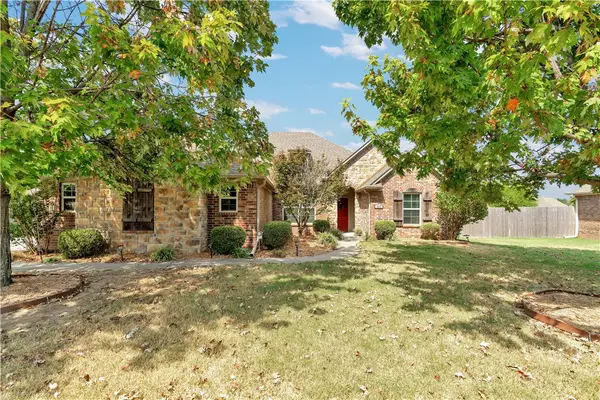337 N Powderhorn Drive, Fayetteville, AR 72704