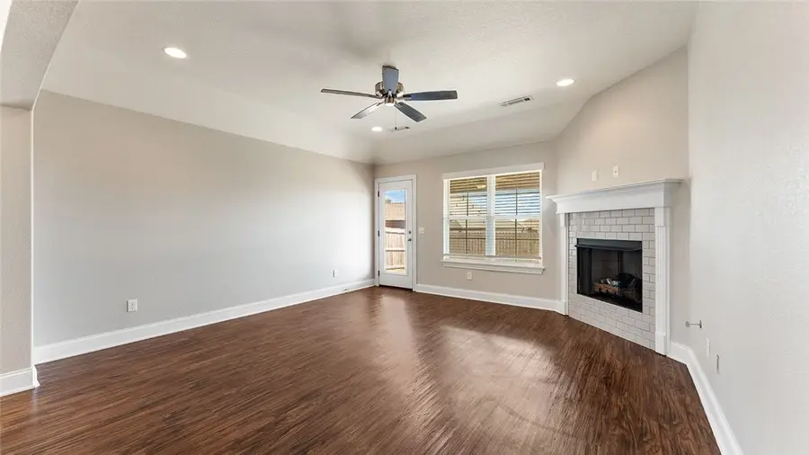 2817 Suncrest Avenue, Springdale, AR 72764 - #3