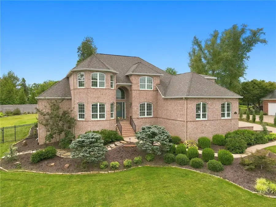 209 Ridgefield, Bentonville, AR 72712 - #2