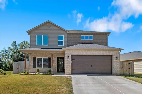 2443 S Ouachita Drive, Fayetteville, AR 72701