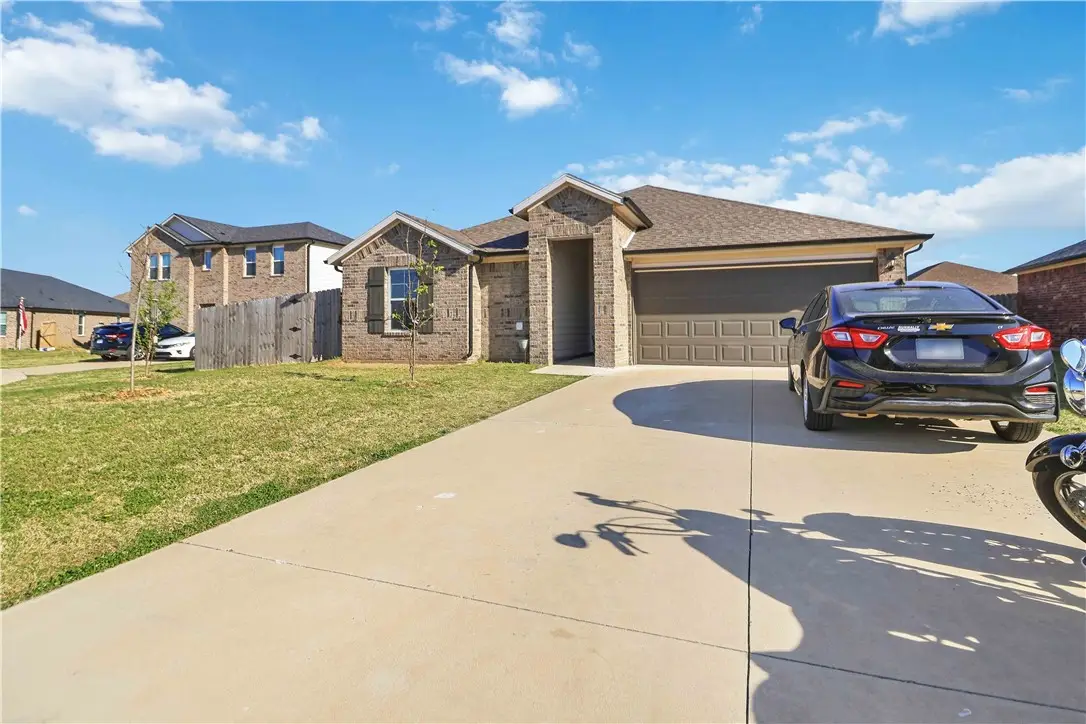 611 W Cattleman Court, Siloam Springs, AR 72761 - #1