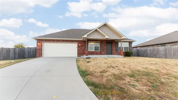 2108 Cheyenne Circle, Gentry, AR 72734