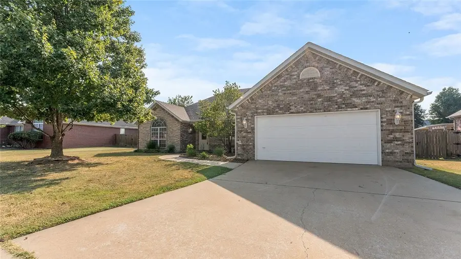 1243 S St Andrews Circle, Fayetteville, AR 72701 - #2