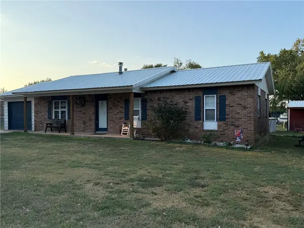 1101 W Walnut Street, Stilwell, OK 74960