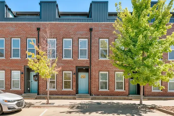 429 SW B Street, Bentonville, AR 72712