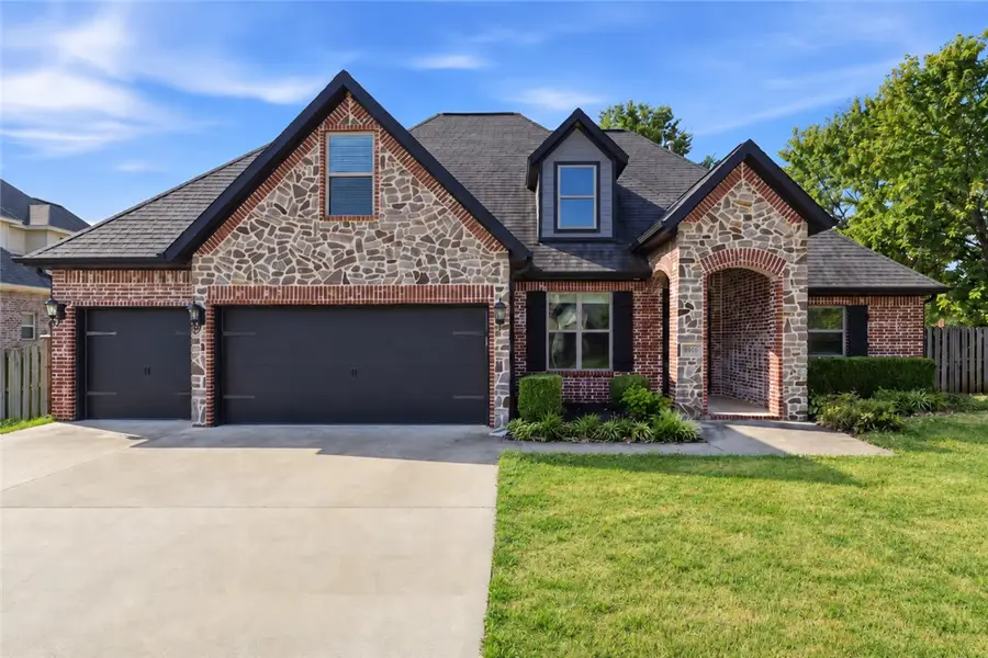 3906 W Lexington Drive, Rogers, AR 72758 - #2