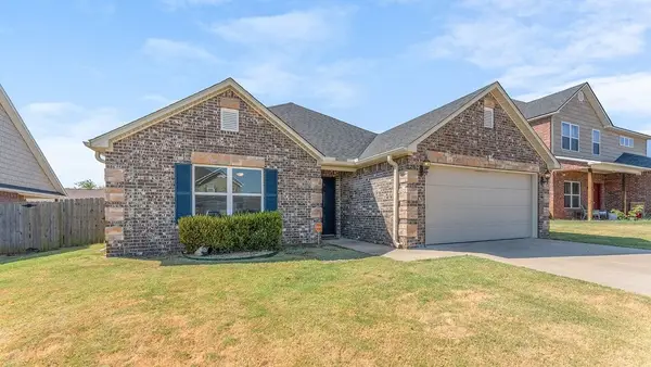 1256 Canyon Gate Drive, Siloam Springs, AR 72761