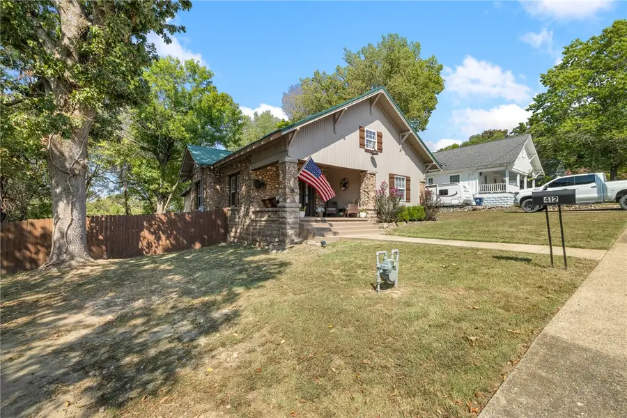 412 N Chestnut Street, Harrison, AR 72601 - #2