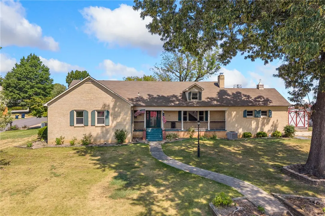 321 W Erie Avenue, Harrison, AR 72601 - #1