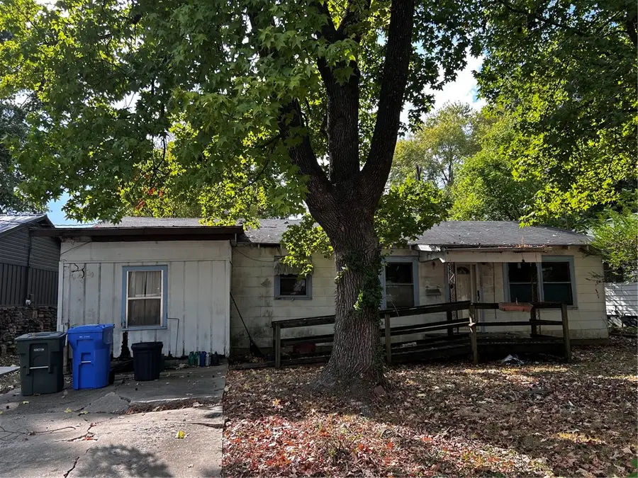 1325 S West Avenue, Fayetteville, AR 72701 - #2