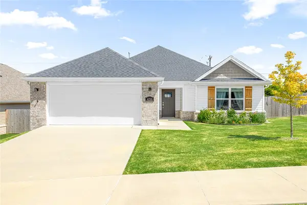 4210 W Buckaroo Street, Fayetteville, AR 72704