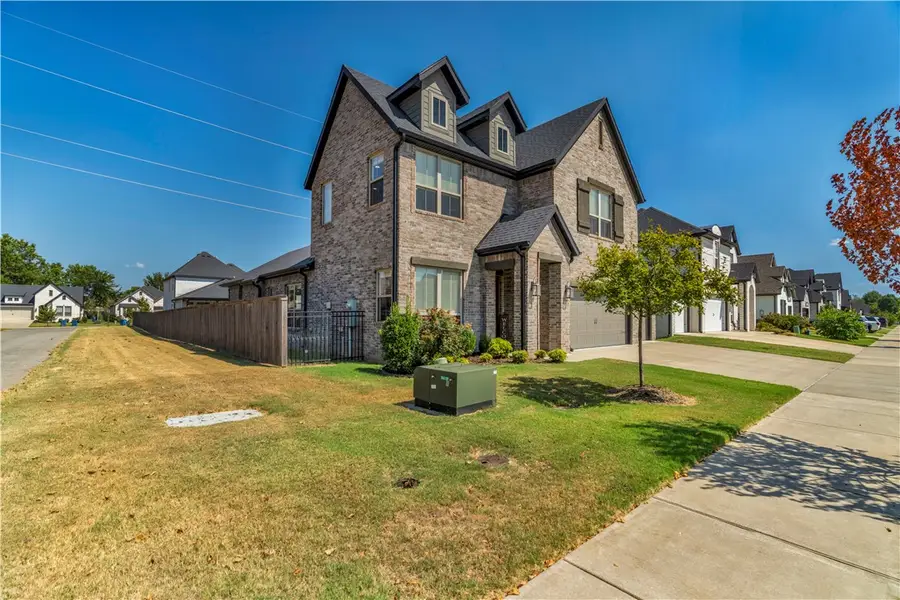 2404 SW Preston Park Avenue, Bentonville, AR 72713 - #2