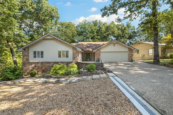 7 Kenton Lane, Bella Vista, AR 72715