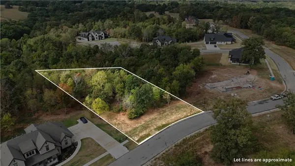 6131 W Primeark Horizon Drive, Fayetteville, AR 72704