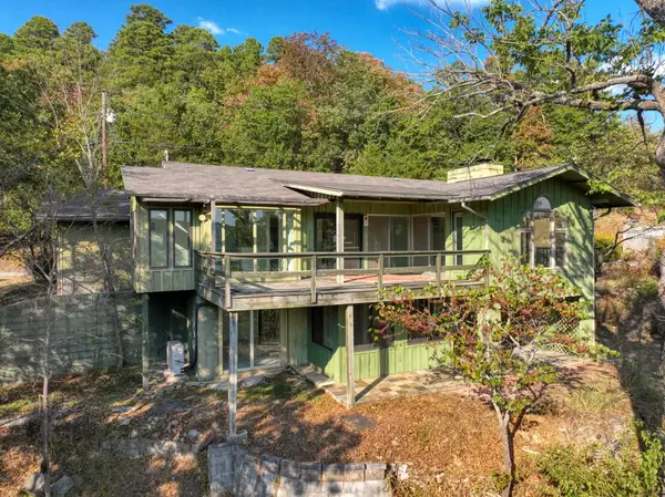 1357 Highland Park Drive, Eureka Springs, AR 72631