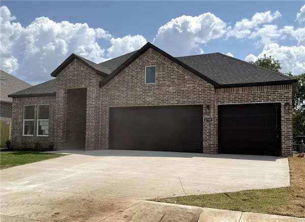 4704 W Succulent Street, Fayetteville, AR 72704