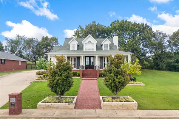 221 Hogan Drive, Harrison, AR 72601
