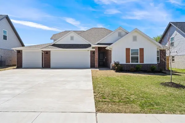 205 Pennington Avenue, Prairie Grove, AR 72753