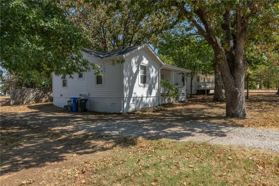 258 W Miller Street, Fayetteville, AR 72703 - #3