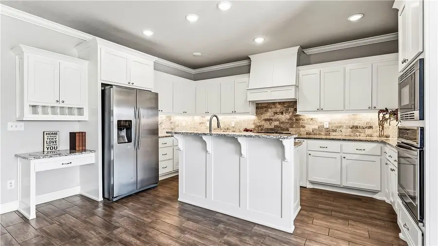 3304 SW Brittany Road, Bentonville, AR 72713 - #3