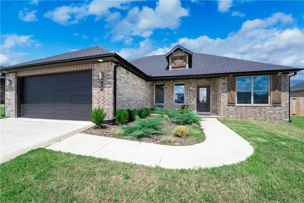 872 Round Top Street, Prairie Grove, AR 72753