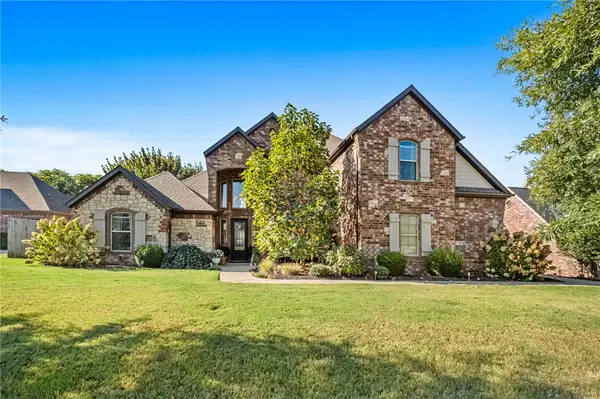 4911 E Sagely Lane, Fayetteville, AR 72703