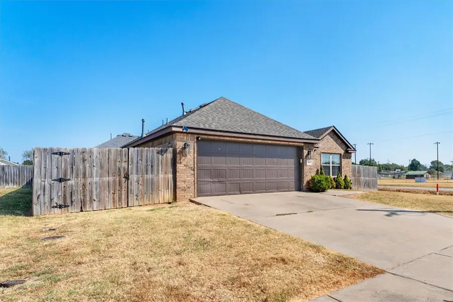 800 Mulberry Street, Gravette, AR 72736 - #3