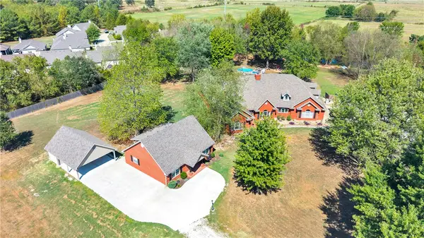 4005 N Old Wire Road, Fayetteville, AR 72703