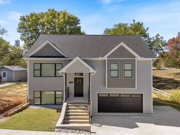 1091 N Davis Street, Pea Ridge, AR 72751