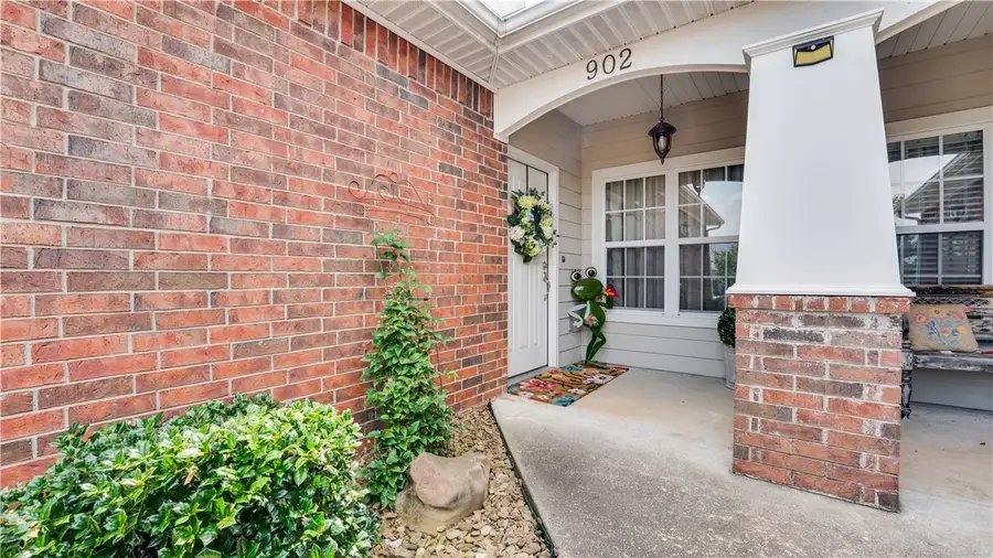 902 S Dixson Street, Rogers, AR 72758 - #2