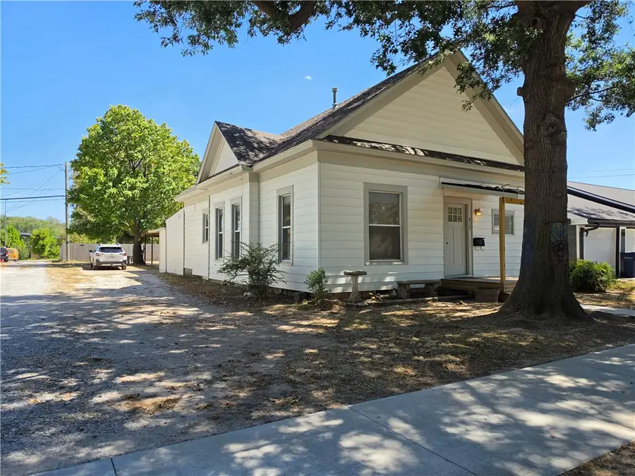 413 S Wright Street, Siloam Springs, AR 72761 - #2