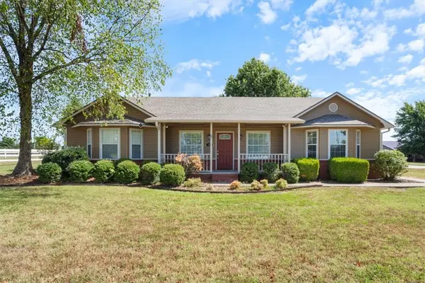 874 Pianalto Road, Tontitown, AR 72762