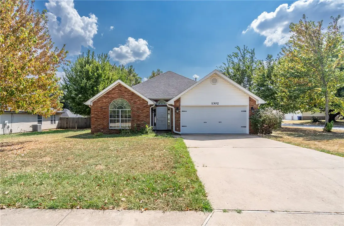 1302 Michael Lane, Siloam Springs, AR 72761 - #1