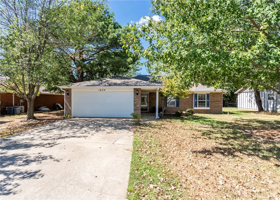 1624 Hefton Street, Siloam Springs, AR 72761 - #2