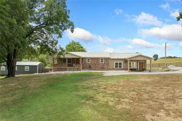 776 County Road 811, Green Forest, AR 72638